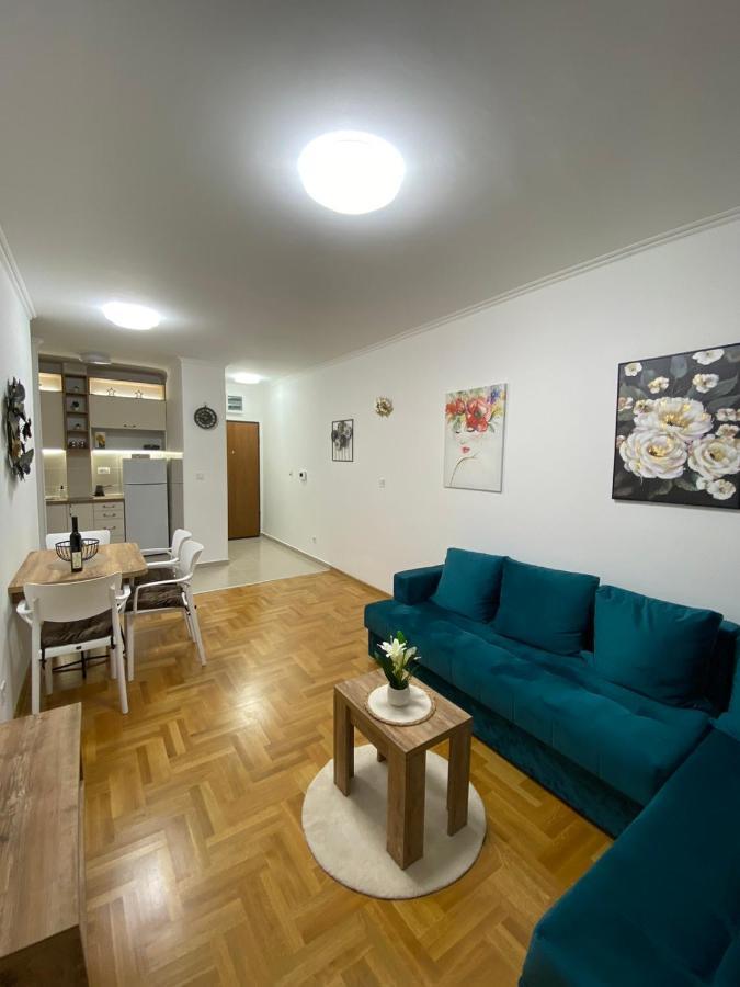 Stars Lux Apartment *